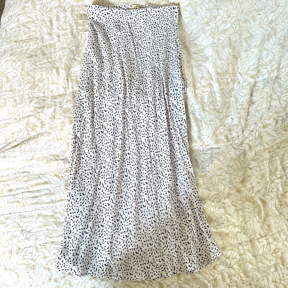 Neutral Skirt